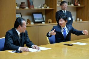 岡山県内企業の海外事業展開支援に関する協定締結式１