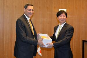 在大阪インド総領事館が知事を表敬訪問