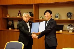 岡山労働局との雇用対策協定締結式