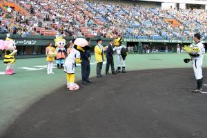 プロ野球公式戦 阪神対ヤクルト（試合前セレモニー）１