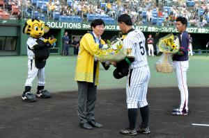 プロ野球公式戦 阪神対ヤクルト（試合前セレモニー）２