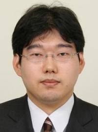 義務教育課長　中村明雄