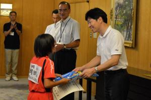 小学生ソフトテニス女子岡山県選抜チーム表敬訪問２