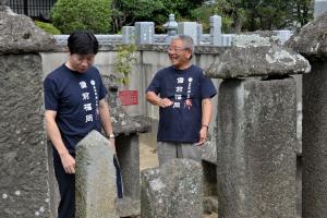 備前福岡の史跡視察（黒田家墓所）