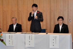 玉島ハーバーアイランドへの企業立地に係る協定調印式4