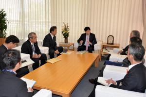 鳥取・岡山県境連携推進協議会からの要望書提出2