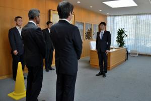 子ども110番セーフティーコーン贈呈式((株)岡山マツダ)1