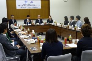 関西大学との就職支援協定調印式（岡山県出身学生との懇談会）