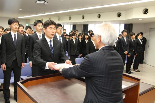 平成２７年度県立学校・公立高等学校新規採用教諭等辞令交付式