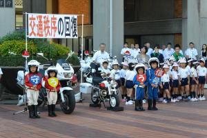 秋の交通安全県民運動推進行事を開催