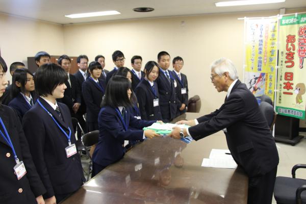 １１月１４日の岡山さんフェア２０１５に向けて　～生徒実行委員が表敬訪問～