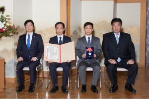 岡山県名誉県民顕彰式を開催