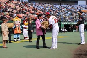 プロ野球オープン戦「楽天VSソフトバンク」試合前セレモニー