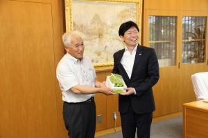マスカット生産者表敬訪問