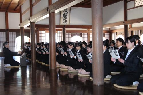 旧閑谷学校で行われた講堂学習