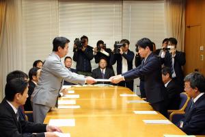 JR山陽本線等倉敷駅付近連続立体交差事業整備促進岡山県議会議員連盟からの要望