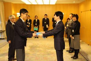 高校生科学技術チャレンジ文部科学大臣賞受賞　上川滉太さん（金光学園高等学校）表敬訪問