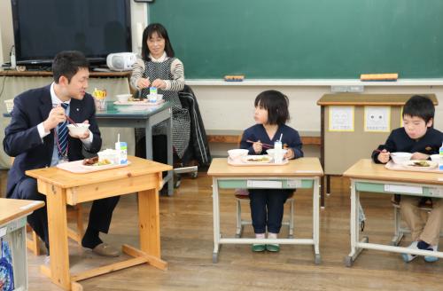 給食