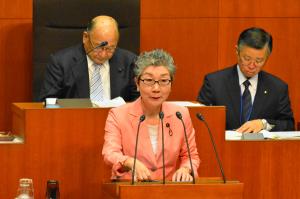 氏平三穂子議員