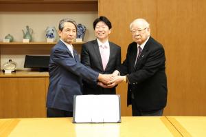大学と連携した地域産業振興に係る岡山県と岡山大学との協力に関する協定締結式