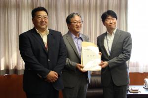 ６月３日、４日　蓮岡靖之議長が伊原木知事とともに国に対する提案を行いました。