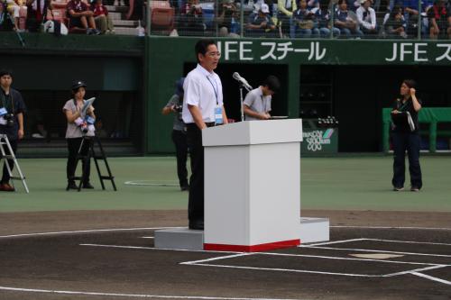 ▲あいさつする多田県高野連会長