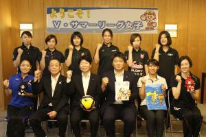 2019V･サマーリーグ女子の出場選手が知事を表敬訪問
