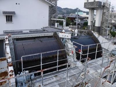 溜川排水機場　除塵機更新前