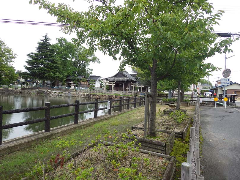 清山神社と内堀