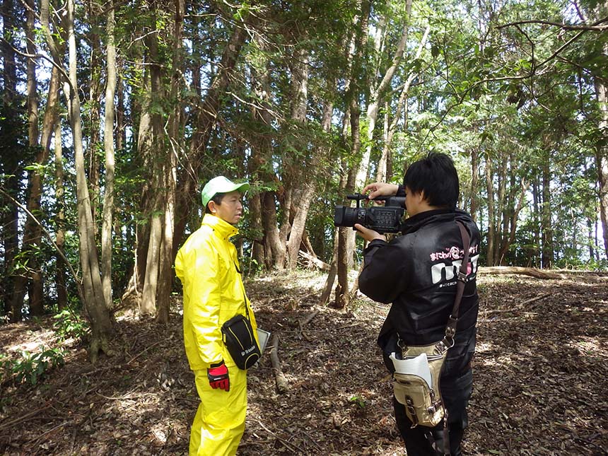 城内での取材の様子