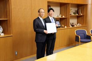 岡山トヨタ自動車との災害時における電動車両等の支援に関する協定締結式