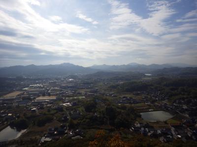 鴨山城跡（浅口市鴨方町鴨方ほか）から浅口市街地を望む