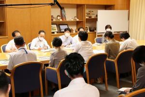 熊本県人吉市（令和2年7月豪雨被災地）派遣の岡山県保健師チームによる知事への報告会