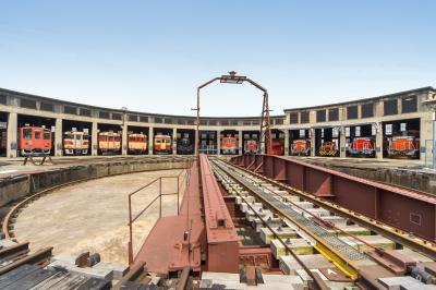 旧津山扇形機関車庫の写真です