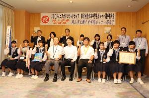岡山市立瀬戸中学校女子ホッケー部の知事表敬訪問
