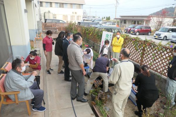 苗木（ヒノキ（少花粉）及びコナラ）育成指導