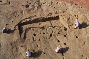 古墳時代後期の竪穴住居と段状遺構