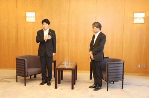 知事と日本政策投資銀行　地下 誠二新社長との対談