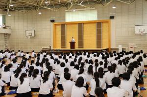 県立岡山朝日高等学校弁論大会の参観及び知事講話