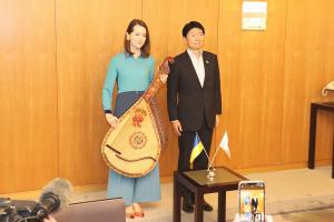 ウクライナの歌姫　ナターシャ・グジー氏の知事表敬訪問