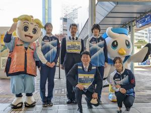 知事と岡山シーガルズ（Okayama Seagulls　Volleyball Team）の選手がオミクロン株対応ワクチン接種の街頭ＰＲを実施２