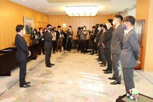 サッカーJ2リーグ　ファジアーノ岡山の知事表敬訪問