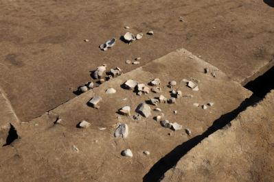 酒津遺跡でみつかった弥生時代の土器だまりです。
