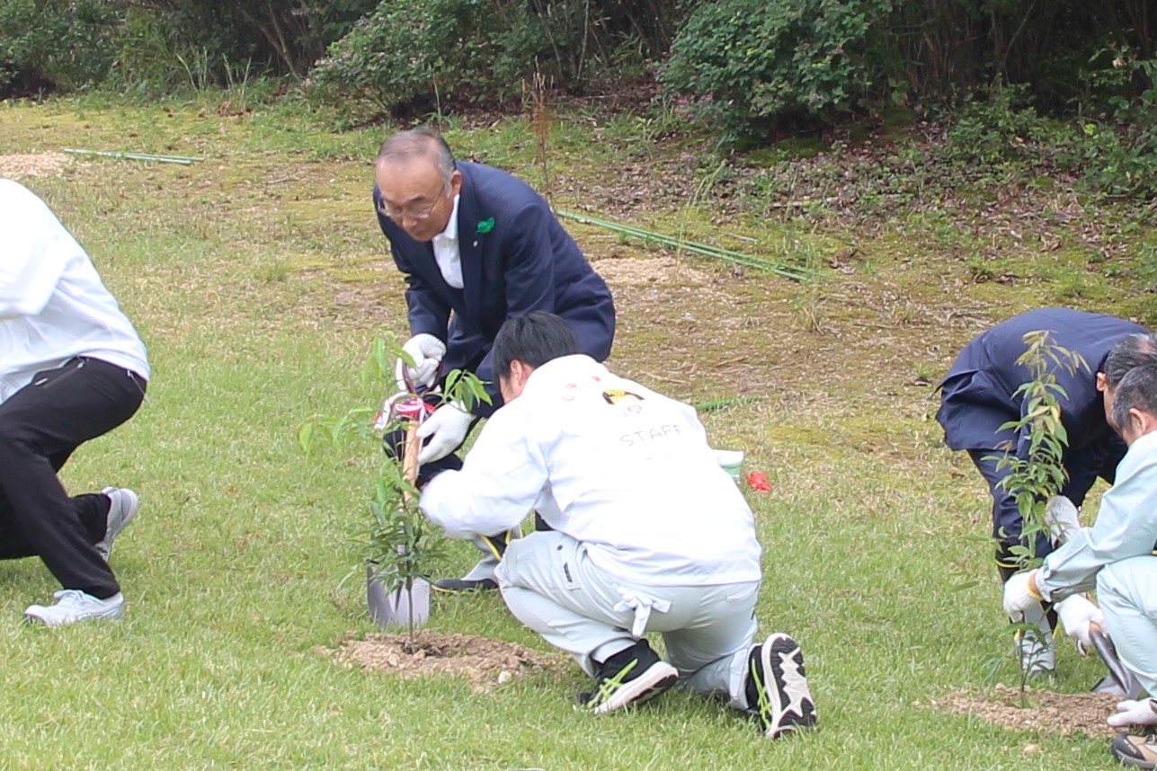 勝央町長植樹