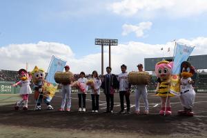 プロ野球オープン戦「楽天VS広島」〔試合前セレモニー〕