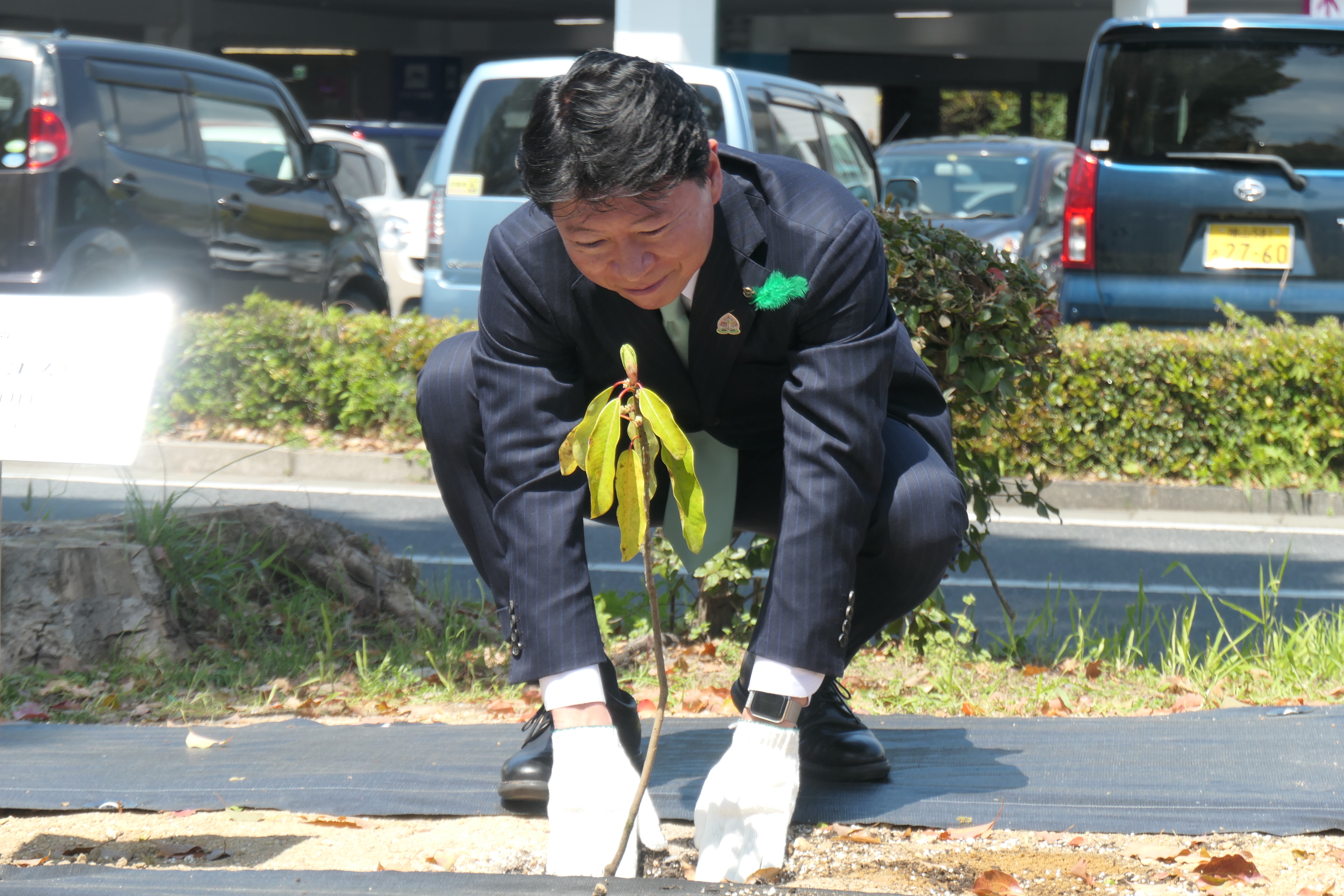 知事による植樹