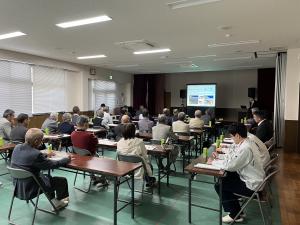 鳥獣被害の防護対策について熱心に学ぶ部会員