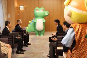 井藤金融庁長官・ワニー参事官表敬訪問