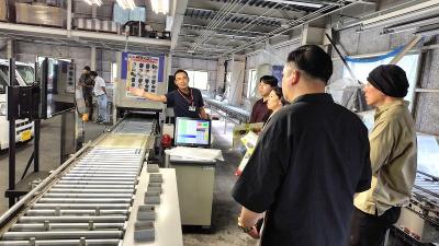 選果場見学の様子