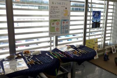 糸つむぎ体験ーブースの様子